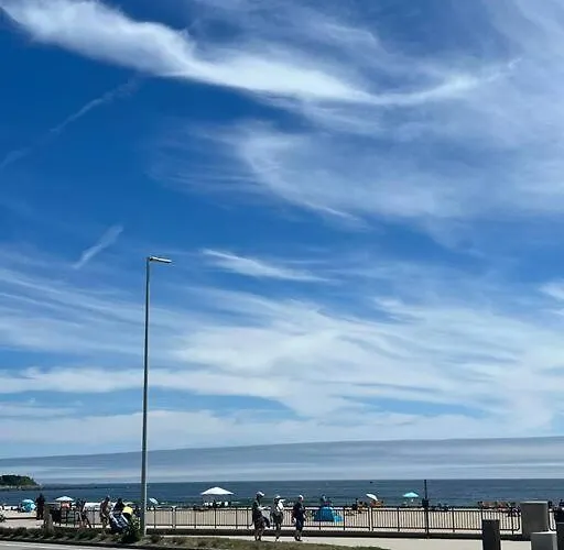 Hampton Beach Ocean Front Condo At The Surf
